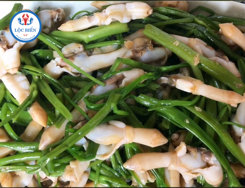 Ốc móng tay xào rau muống