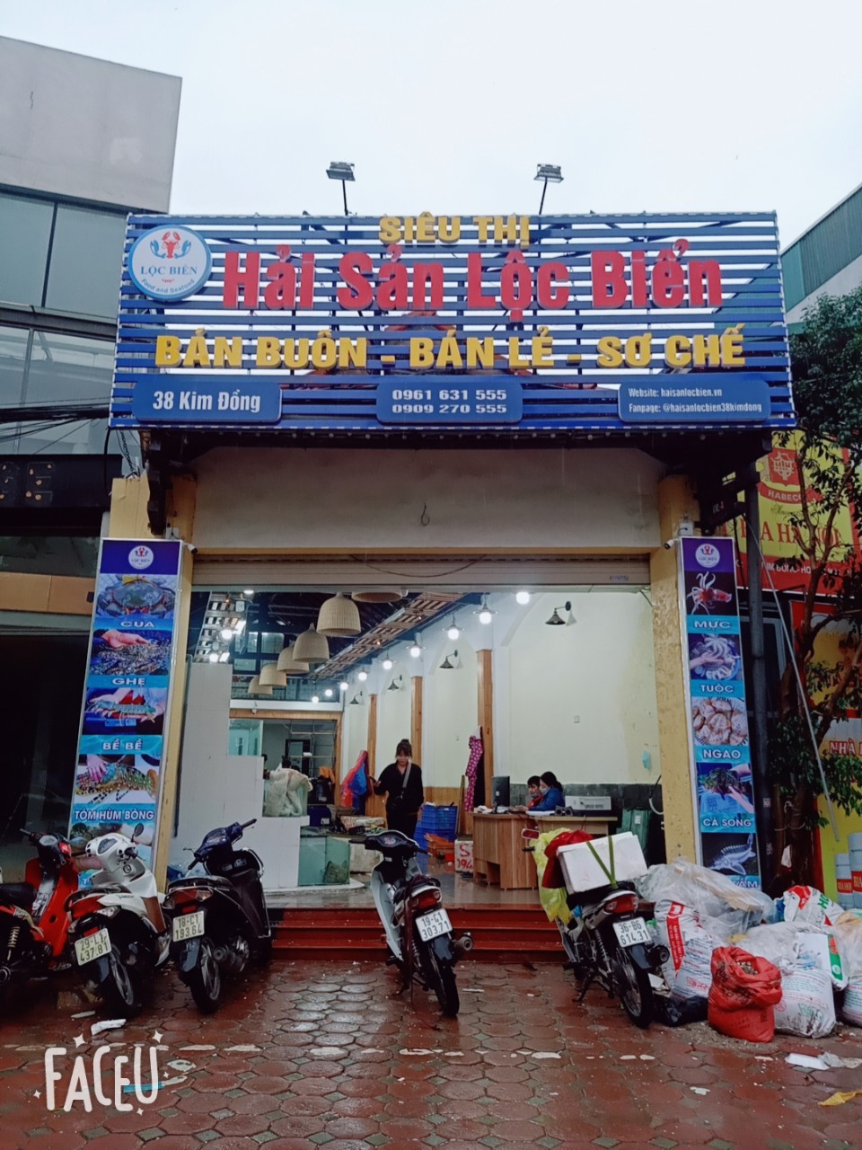 Thăm Quan Siêu Thị Hải Sản Lộc Biển