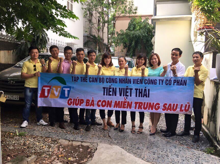 TIẾN VIỆT THÁI ỦNG HỘ BÀ CON MIỀN TRUNG SAU LŨ  TẠI XÃ HOÀ HẢI, HUYỆN HƯƠNG KHÊ,TỈNH HÀ TĨNH