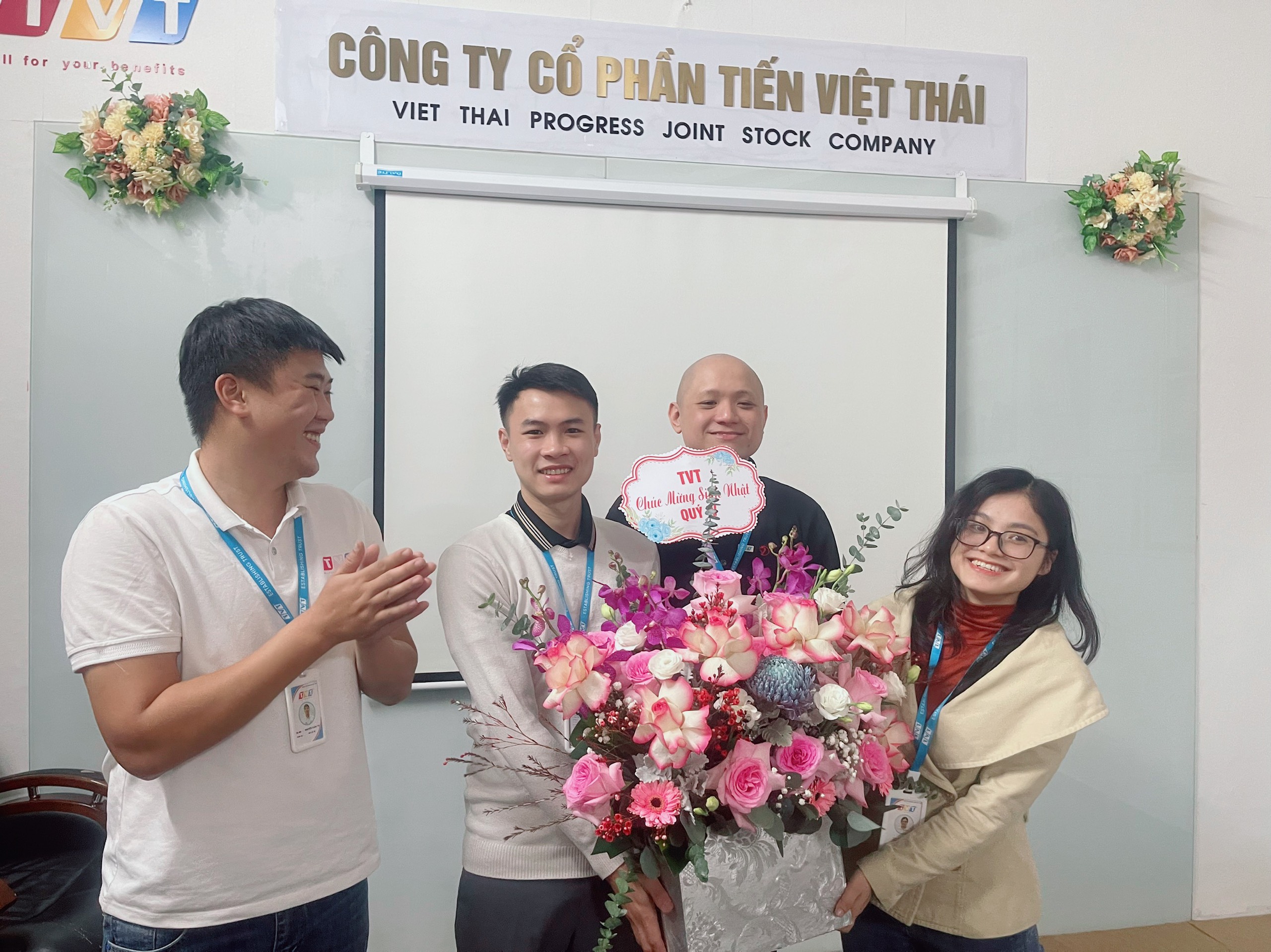 [TVT EVENTS] - TỔ CHỨC SINH NHẬT QUÝ IV VÀ CHIA SẺ SÁCH