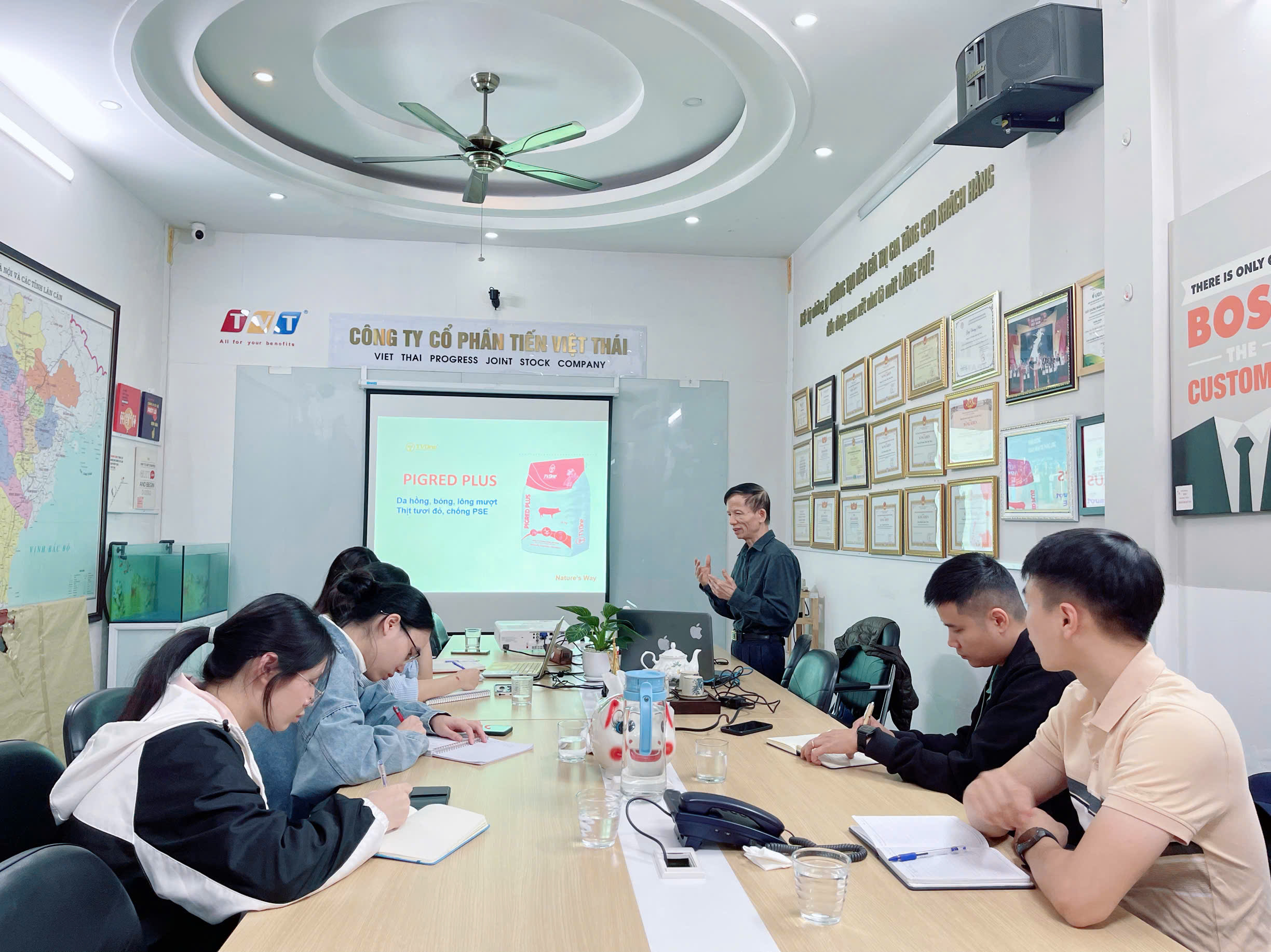 TVT GROUP – ĐÀO TẠO SẢN PHẨM GIA TĂNG NĂNG SUẤT CHO HEO TỪ TỰ NHIÊN