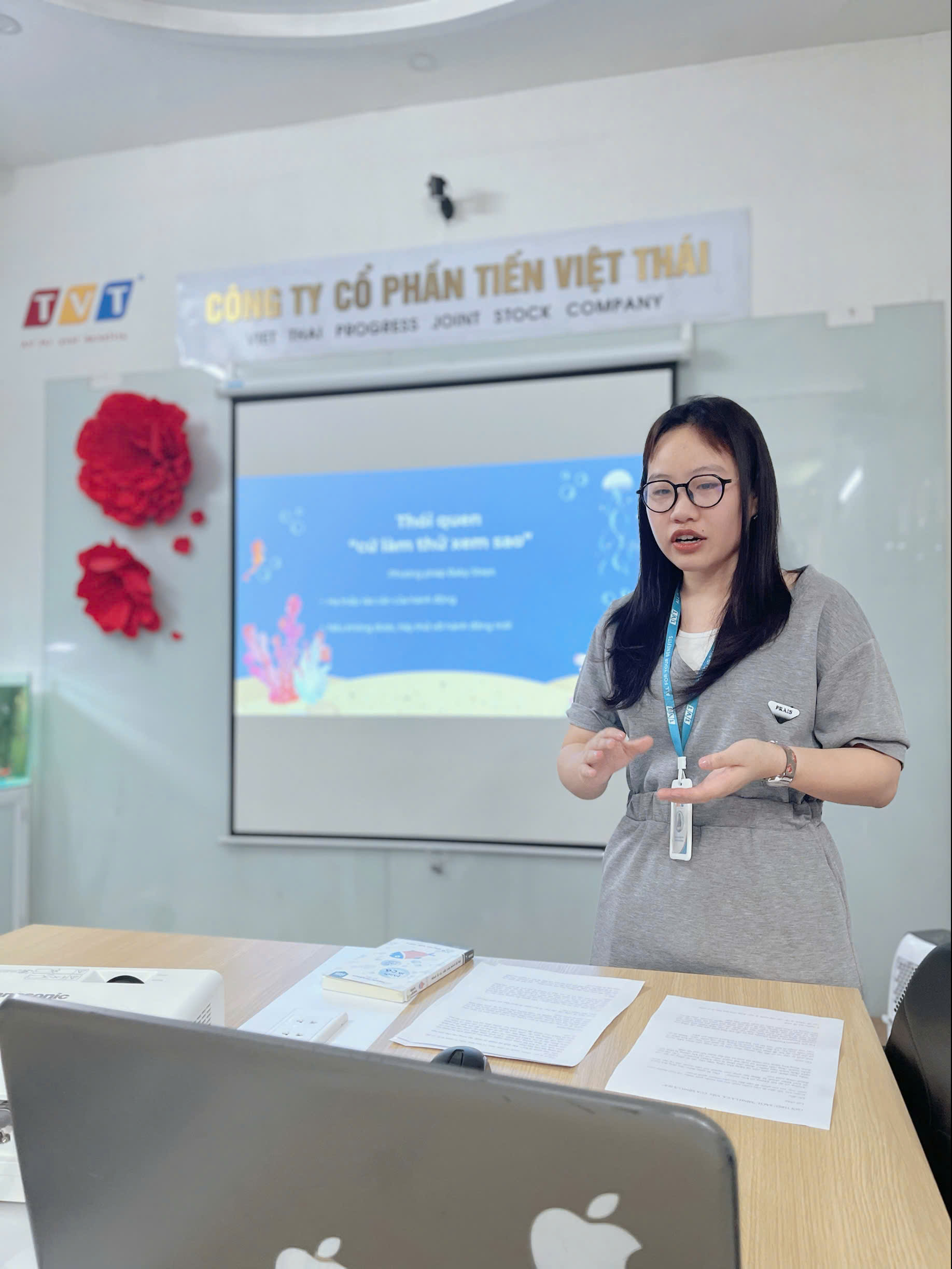 THAY ĐỔI TƯ DUY CÙNG “MÌNH LÀ CÁ, VIỆC CỦA MÌNH LÀ BƠI”