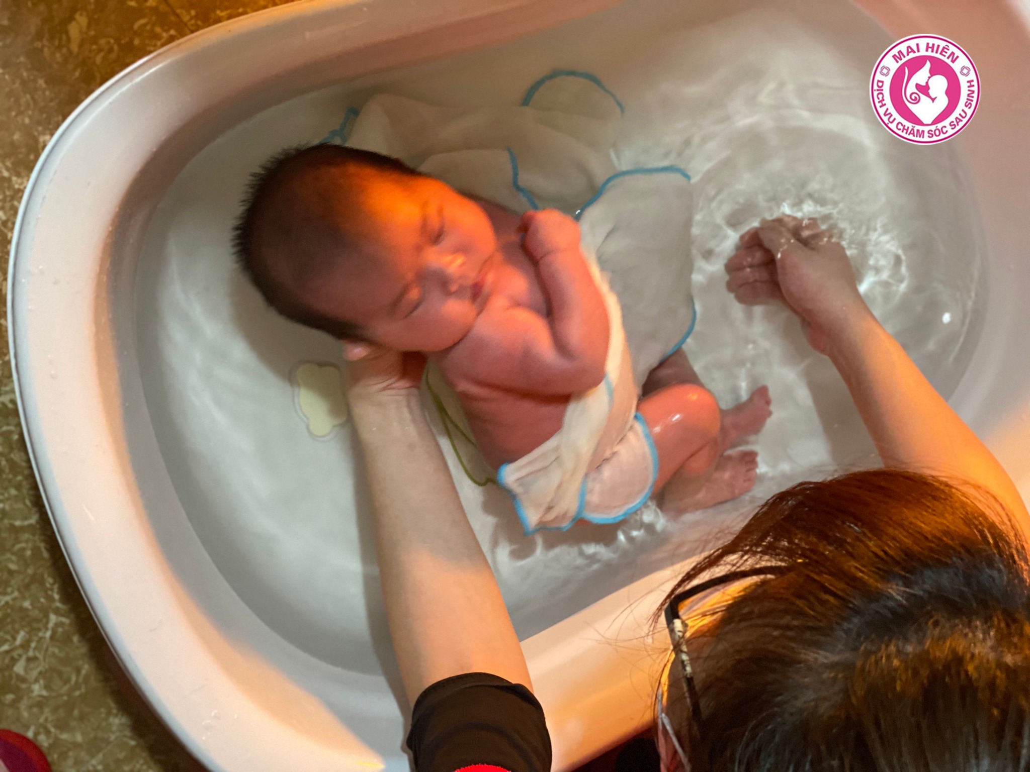 lợi ích của dịch vụ tắm bé tại nhà