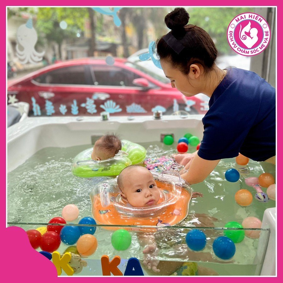 Bơi thủy liệu cho bé tại Vinh