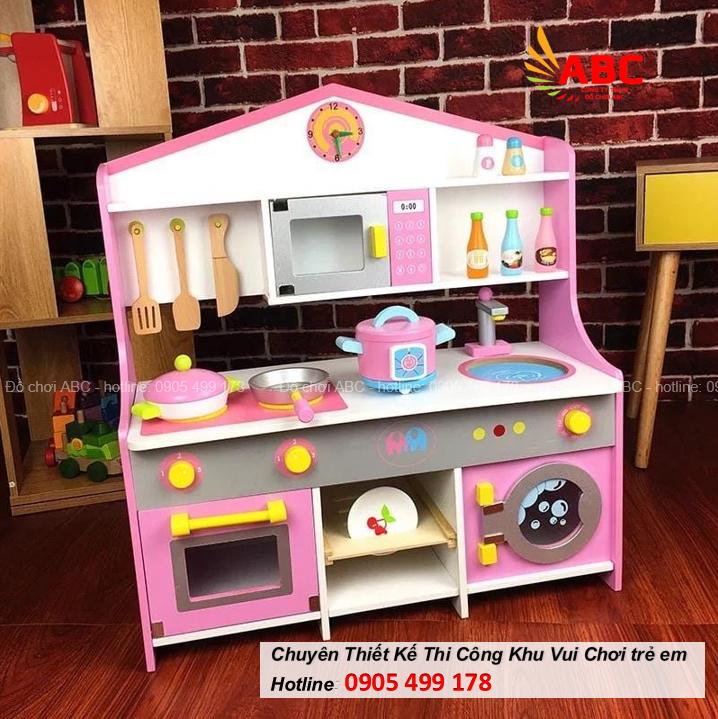 Bộ bếp khu hướng nghiệp được làm từ gỗ tự nhiên