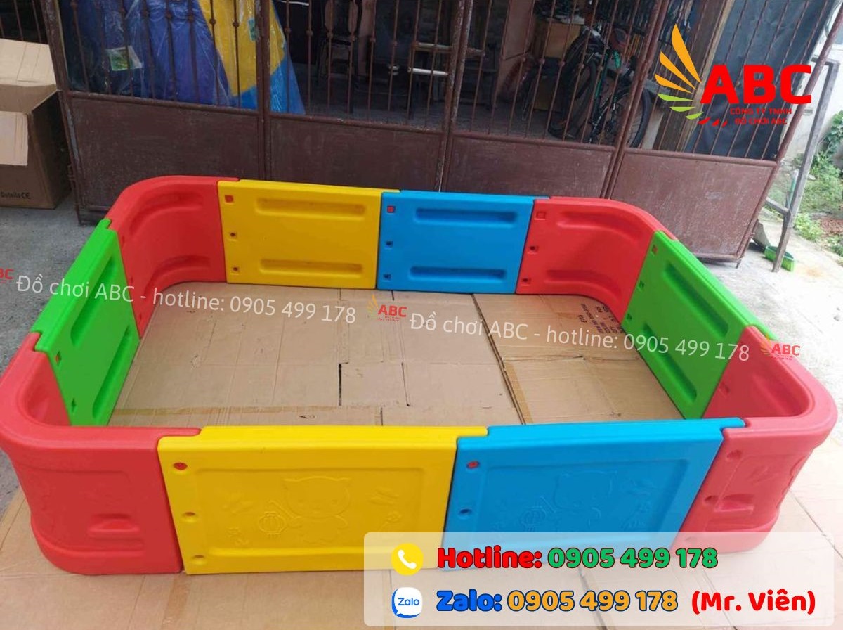 Được làm từ chất liệu nhựa nguyên sinh nhập khẩu nên đảm bảo độ an toàn, bền đẹp, ít phai màu