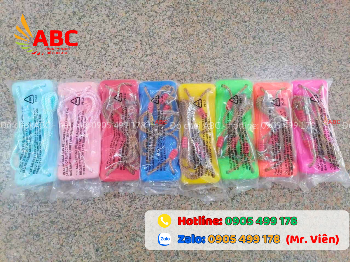 Ghế Xích Đu Nhựa có nhiều màu để khách hàng lựa chọn