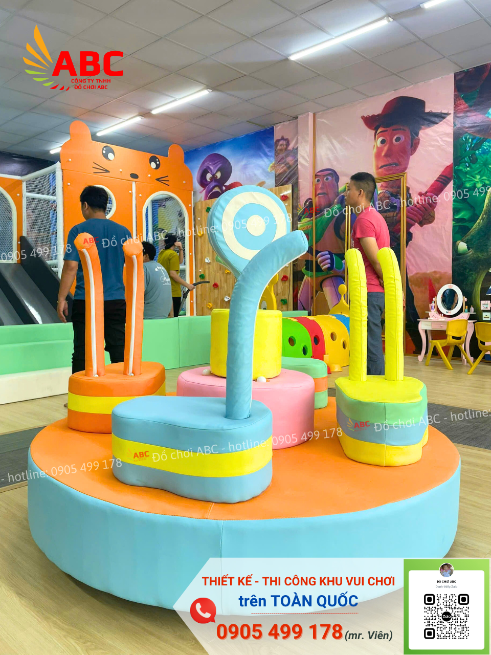 Mâm xoay kẹo màu sắc bắt mắt, rực rỡ