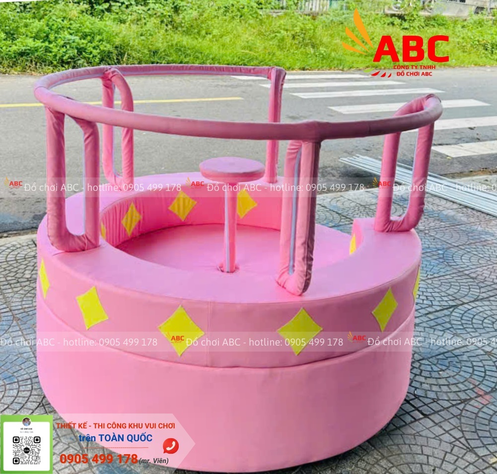Mâm xoay băng ghế được thiết kế độc đáo, màu sắc bắt mắt