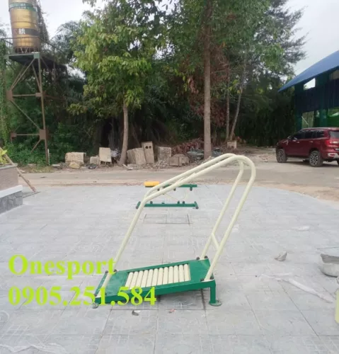 anh-may-chay-bo-ngoai-troi-1