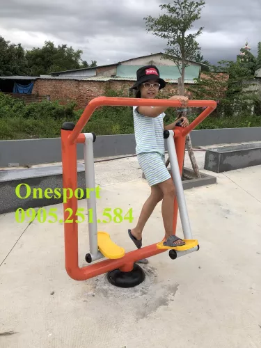 Máy tập tập đi bộ trên không ngoài trờ onesport 4