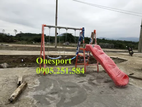 Bộ cầu trượt xích đu mầm non ngoài trời onesport (2)