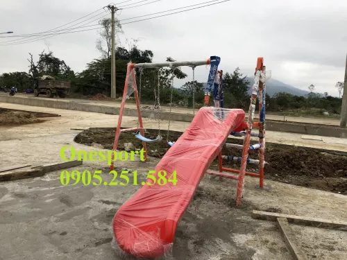 Bộ cầu trượt xích đu mầm non ngoài trời onesport (4)