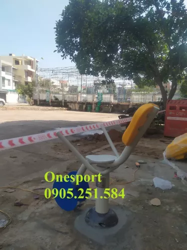 Dụng cụ tập đạp xe có tựa lưng ngoài trời onesport