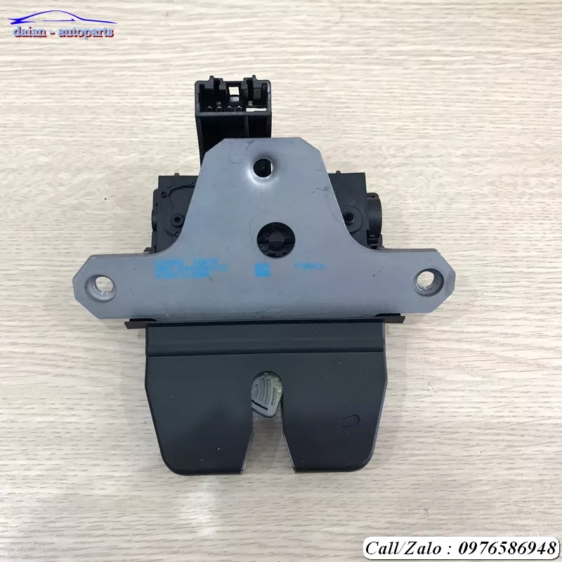 Cơ cấu khóa cốp sau Ford Focus chính hãng 8M51R442A66EC