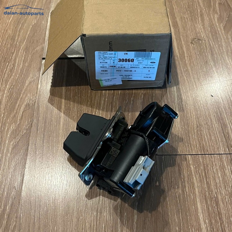 Khóa cửa hậu Ford Everest 2018- 2021 chính hãng FK7Z7443150G