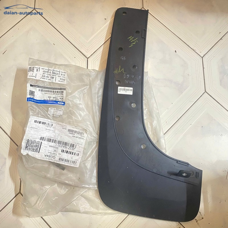 Chắn bùn sau RH Ford Ranger Raptor 2018- 2021 chính hãng JB3Z16A550E