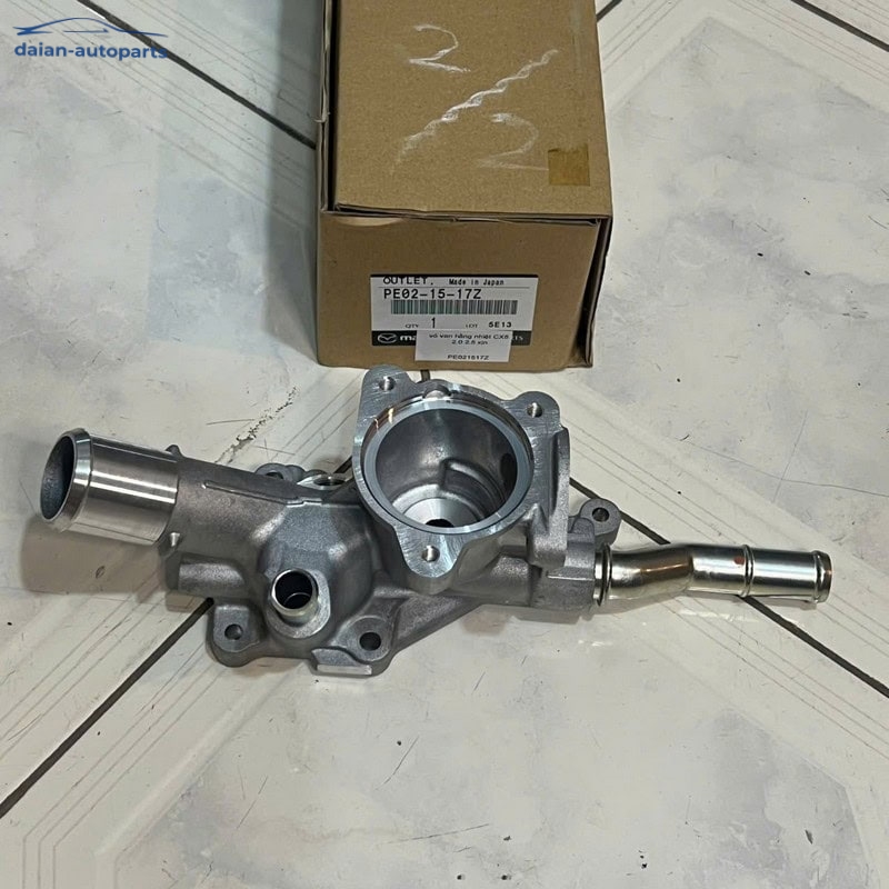Vỏ van hằng nhiệt Mazda CX-5 2.5 chính hãng mã PE021517Z