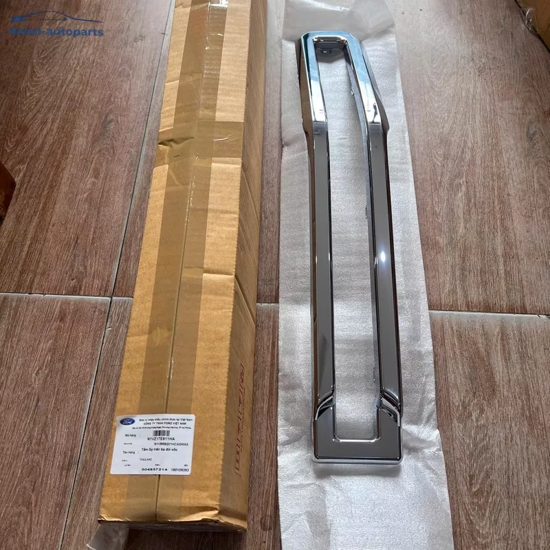 Ốp mạ ga lăng Everest 2023 chính hãng N1VZ8418HA