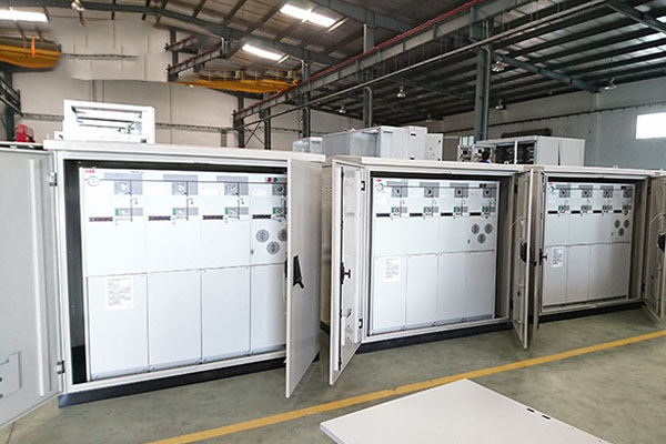 Tủ RMU-24kV, 04 ngăn CDPT 630A - 20kA/s, 01 ngăn máy cắt 630A - 20kA/s bảo vệ đường dây, 01 ngăn CDPT 200A - 20kA/s + cầu chì, cách điện khí SF6, không mở rộng:'Tủ trung thế 24kV, compact 6 ngăn không mở rộng