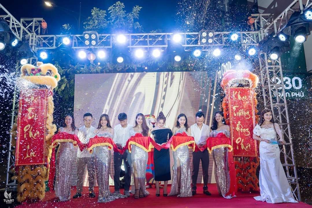 sân khấu tại Vinh