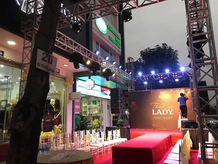 sân khấu tại Vinh