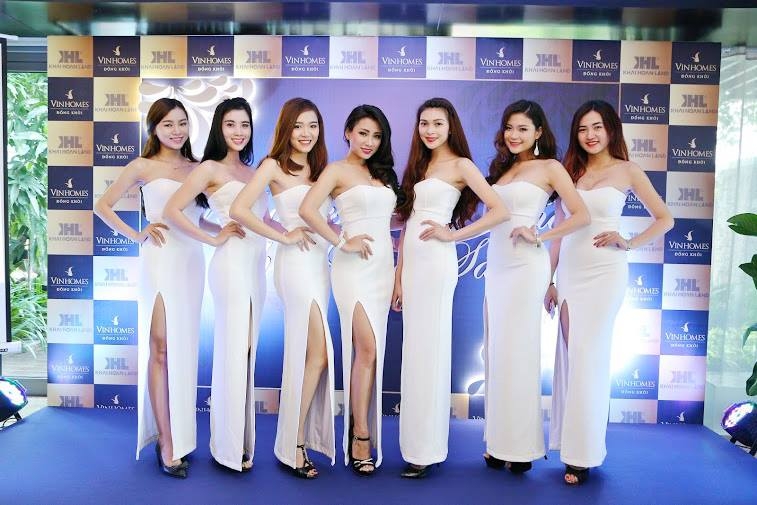 Người mẫu catwalk sự kiện