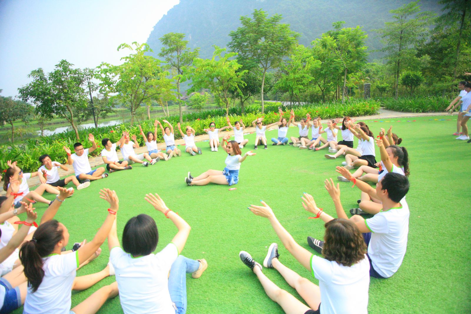 Tổ chức team building
