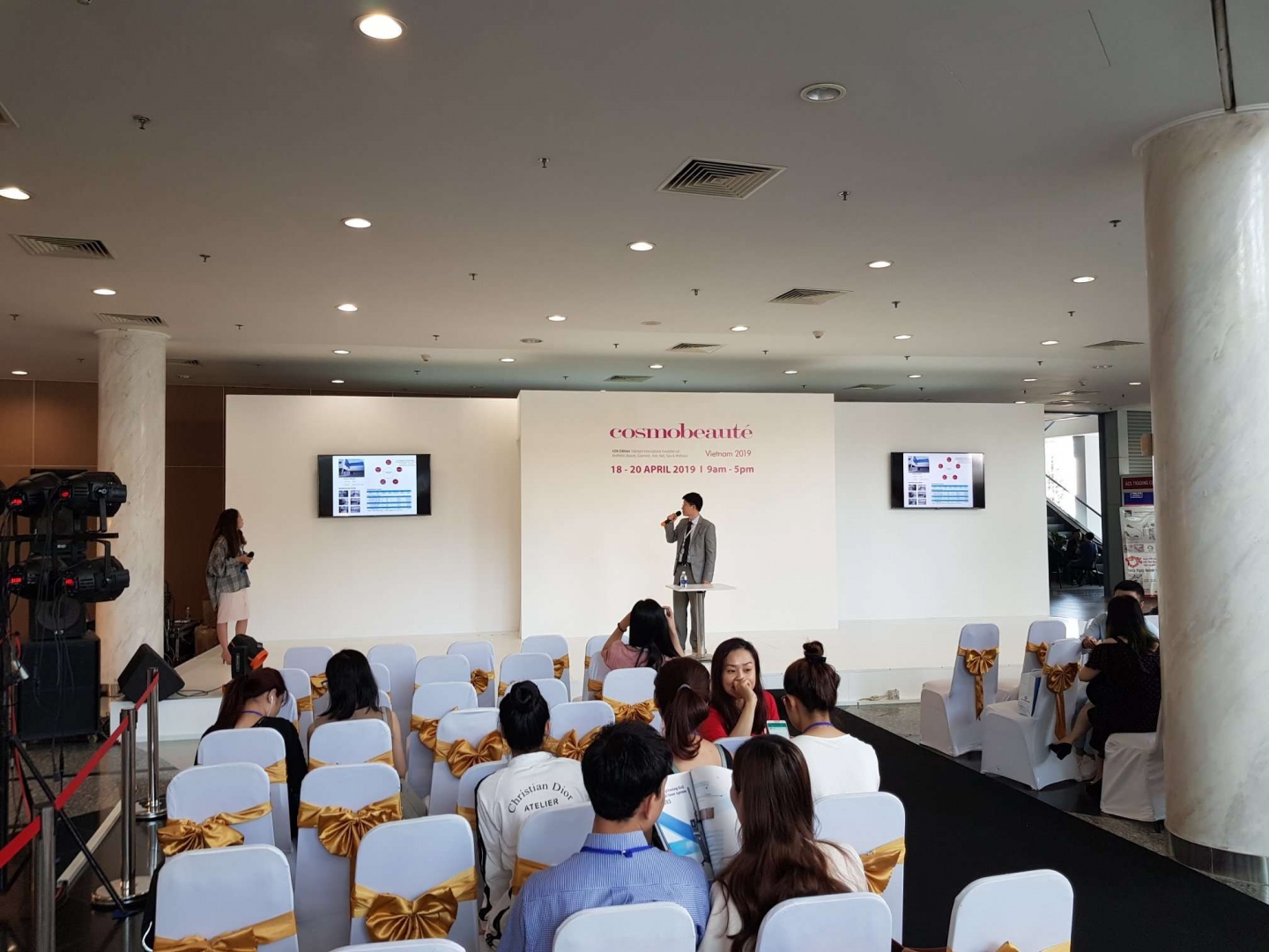 Tổ Chức Sự Kiện Doanh Nghiệp