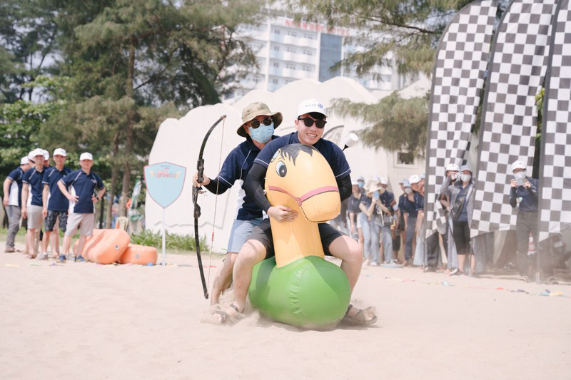 Tổ chức team building