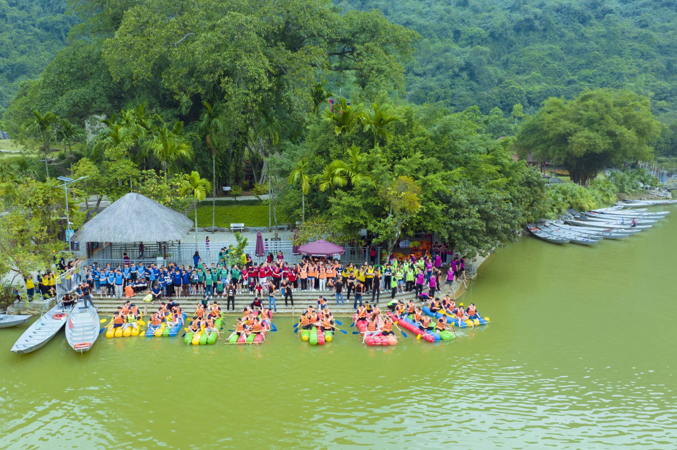 Tổ chức cuộc đua kỳ thú