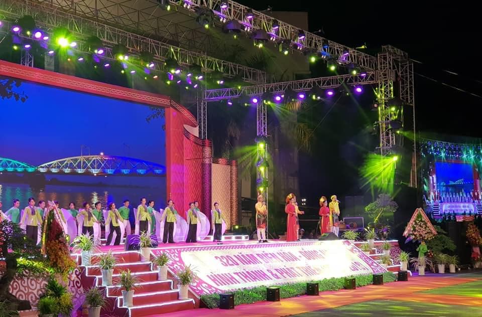 Tổ chức sự kiện