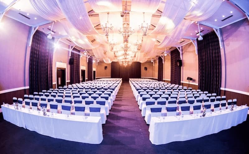 Tổ chức sự kiện