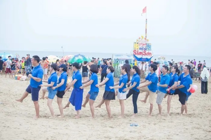 Tổ chức team building