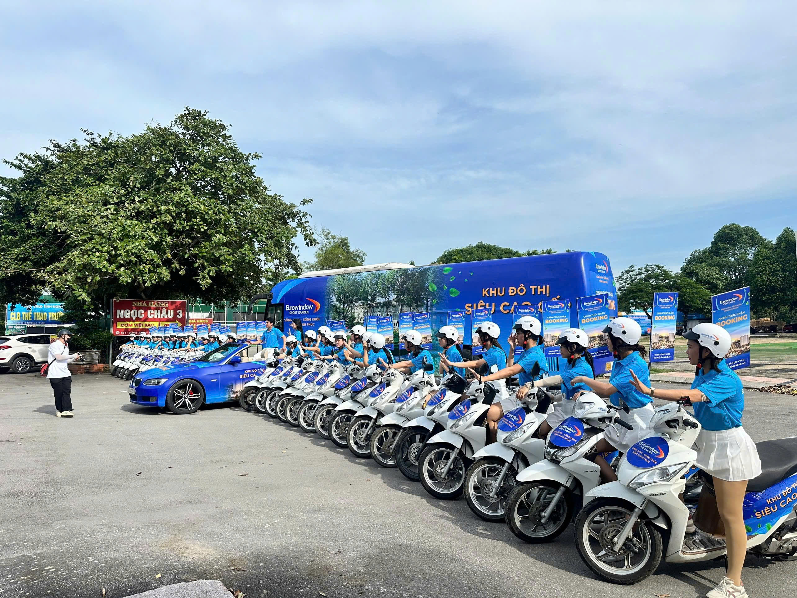 tổ chức roadshow