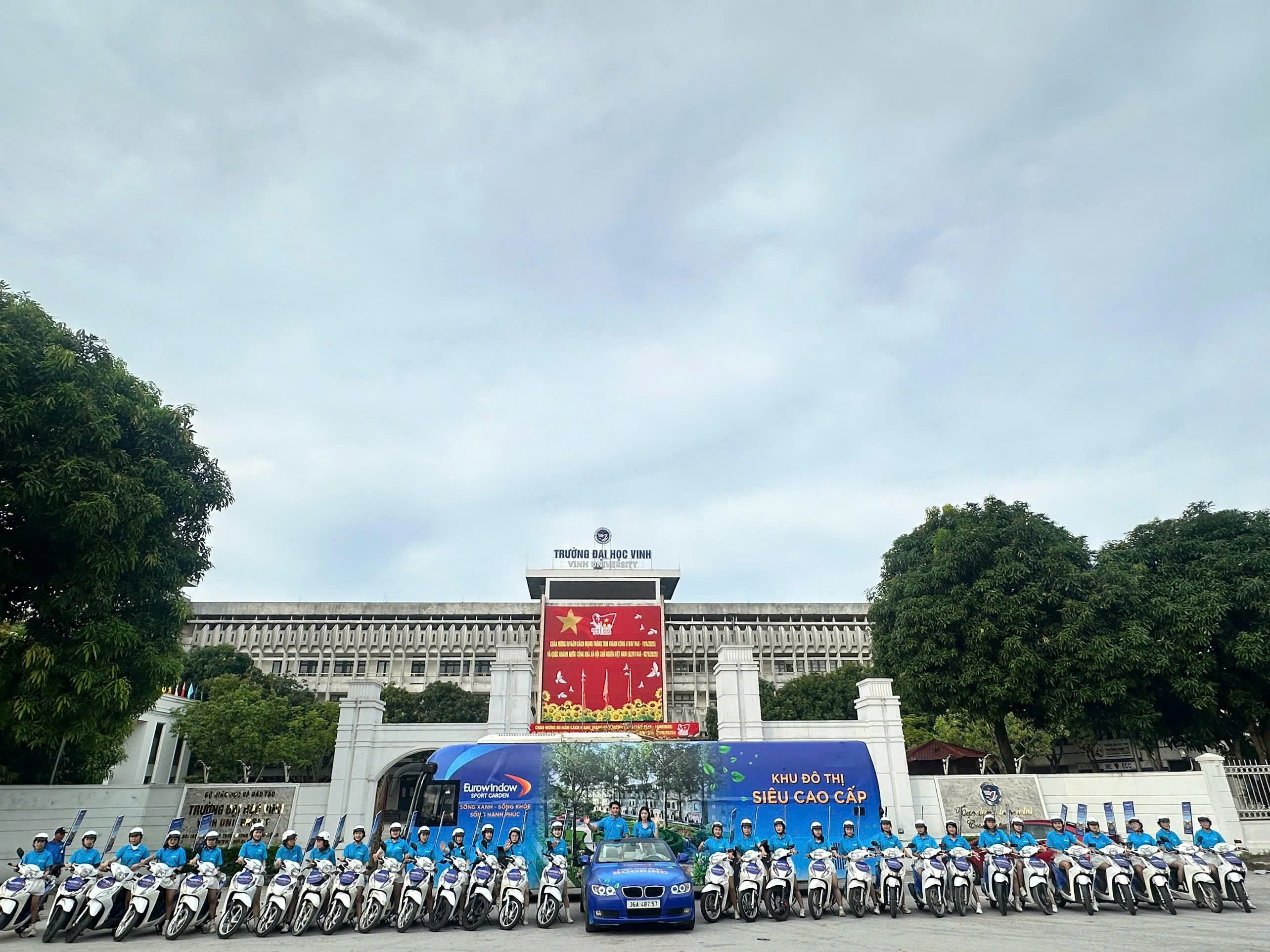 Tổ chức roadshow