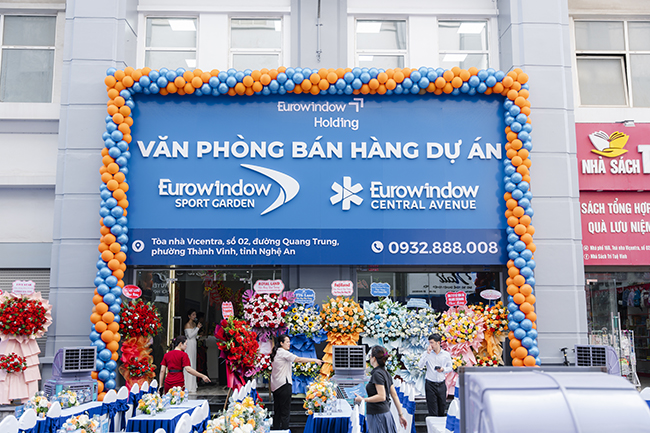 Tổ chức sự kiện