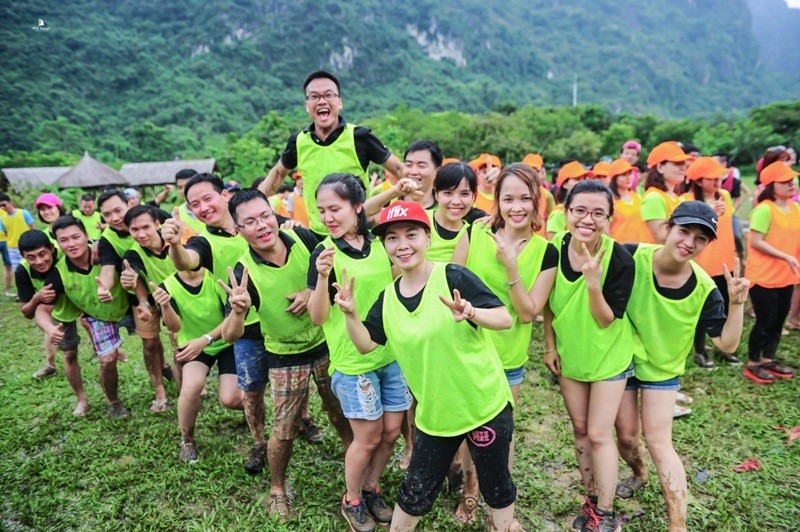 Tổ chức team building