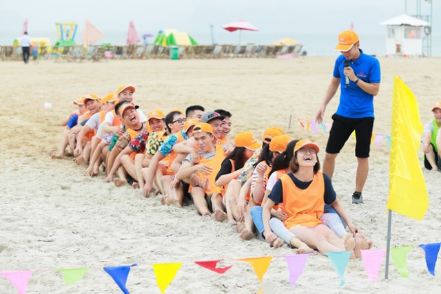 Tổ chức team building