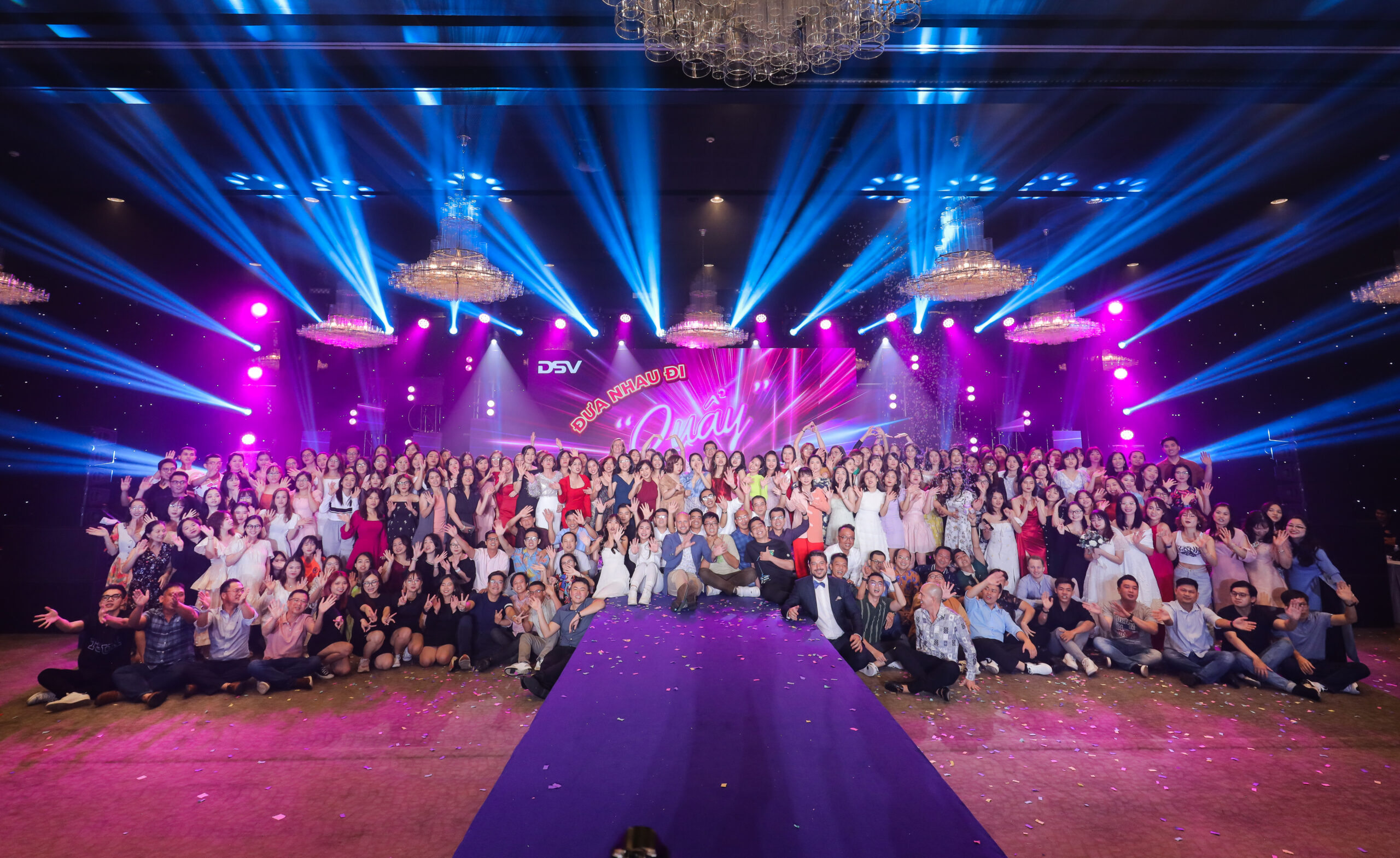 Tổ chức tiệc tất niên