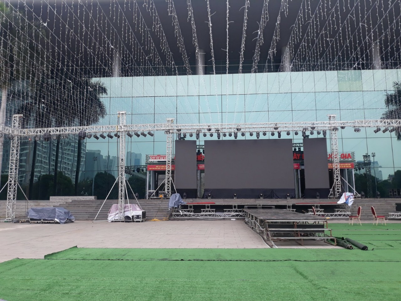 Cho thuê sân khấu sự kiện tại Nghệ An