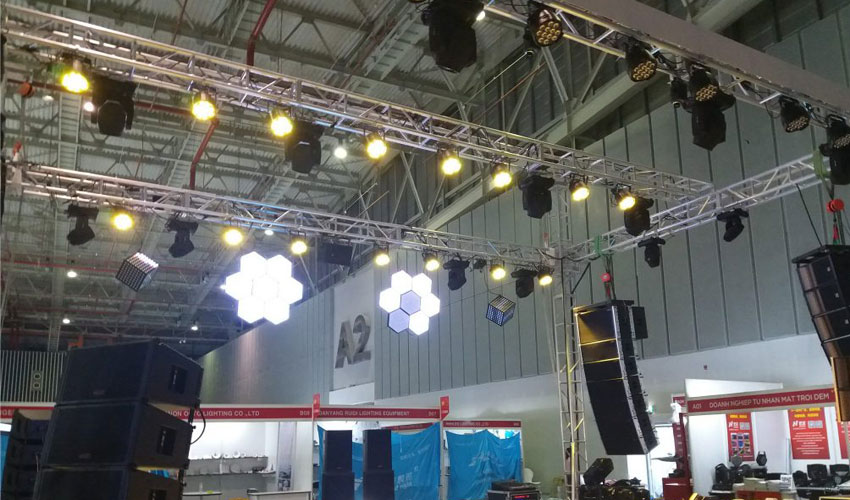 Âm thanh ánh sáng sự kiện