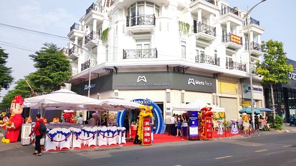 Tổ chức sự kiện khai trương