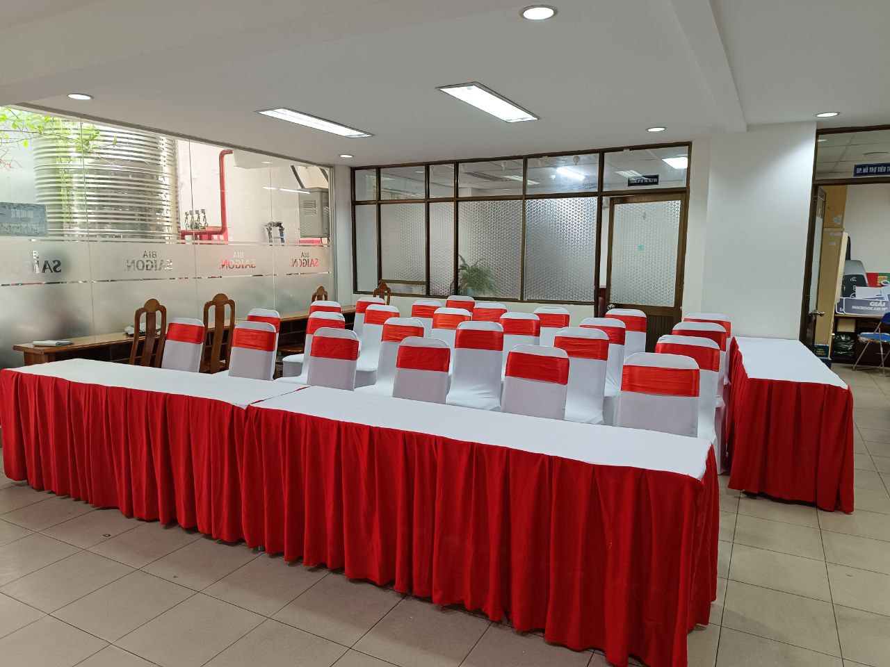 Cho thuê bàn ghế sự kiện