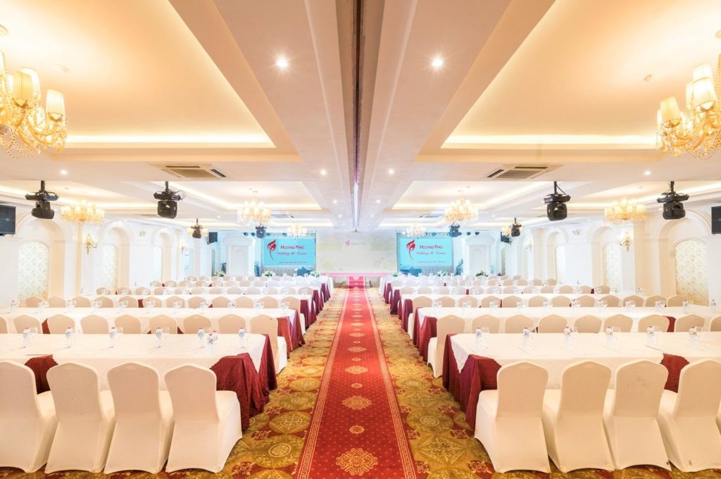 Tổ chức sự kiện