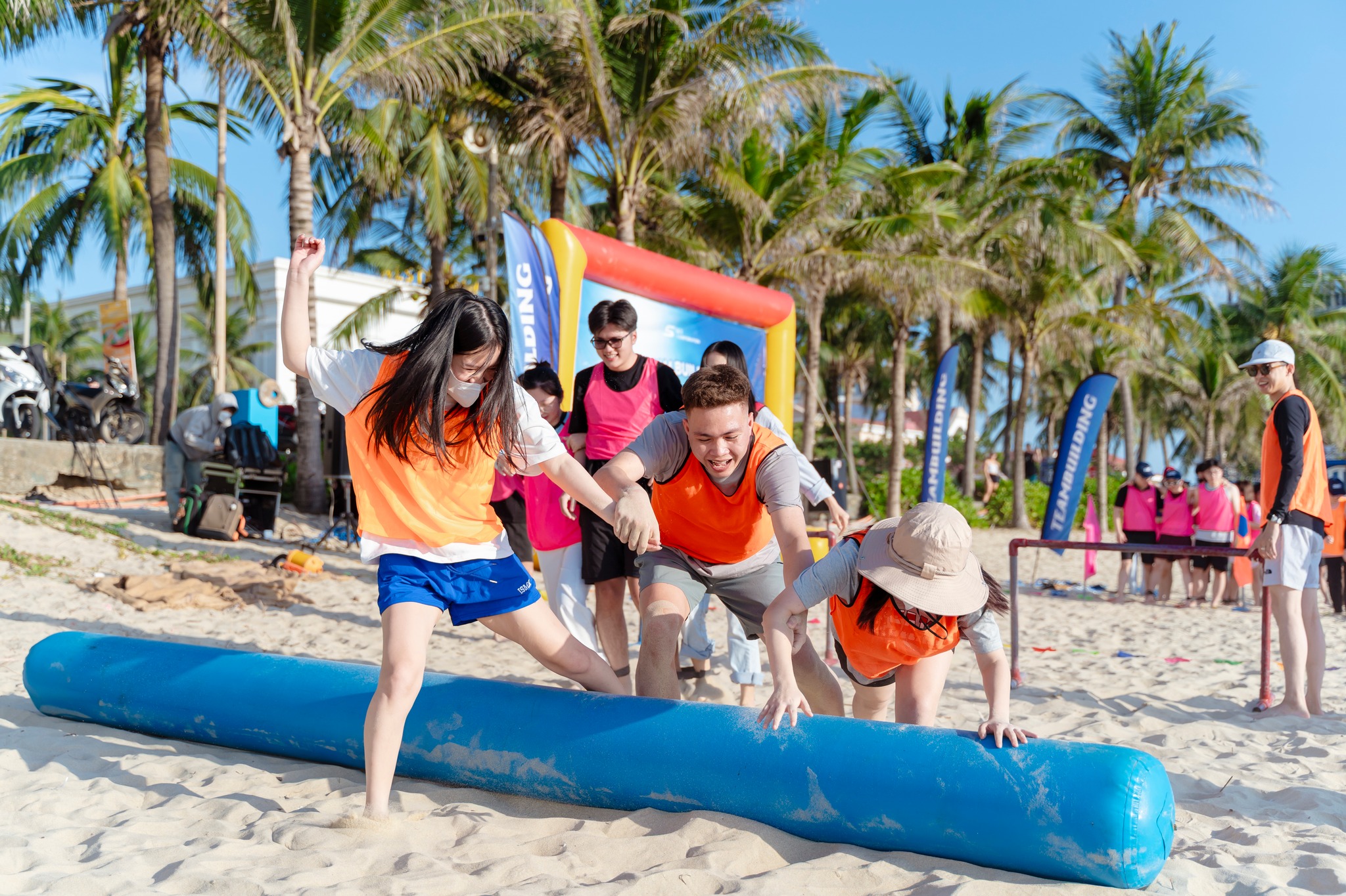 Tổ chức team building