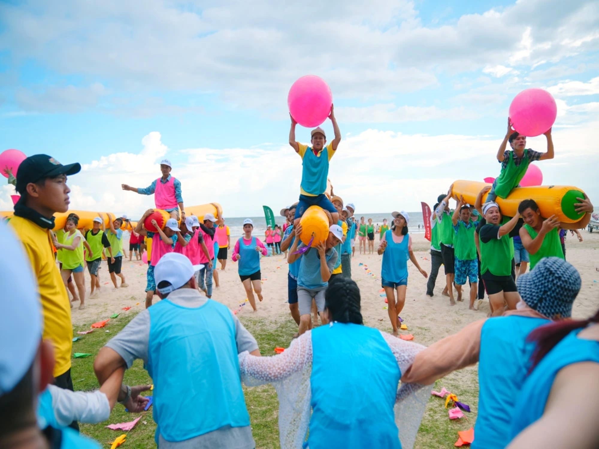 Tổ chức team building