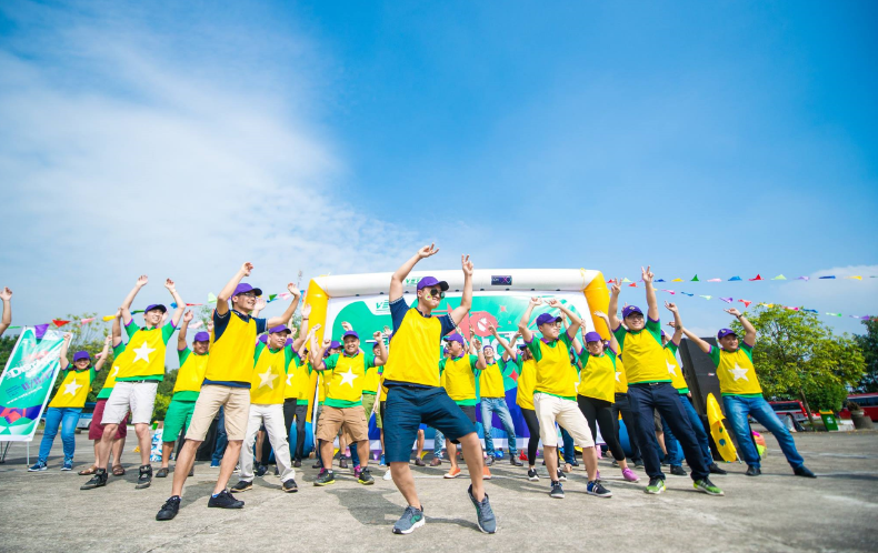 Tổ chức team building