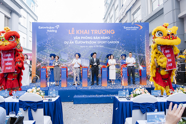 Lễ Khai Trương Văn Phòng Bán Hàng Eurowindow Sport Garden