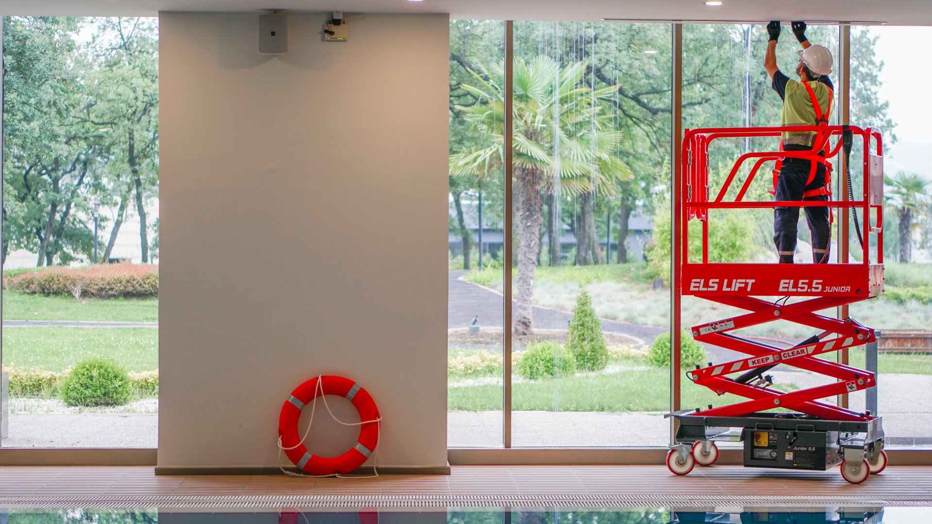XE NÂNG NGƯỜI DẠNG CẮT KÉO EL 5.5 JUNIOR